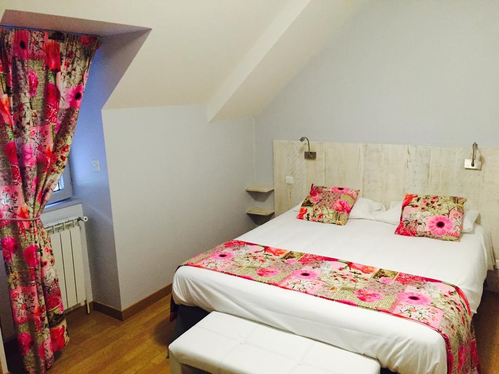 Hotel & Spa Rodier Campagnac  Rom bilde